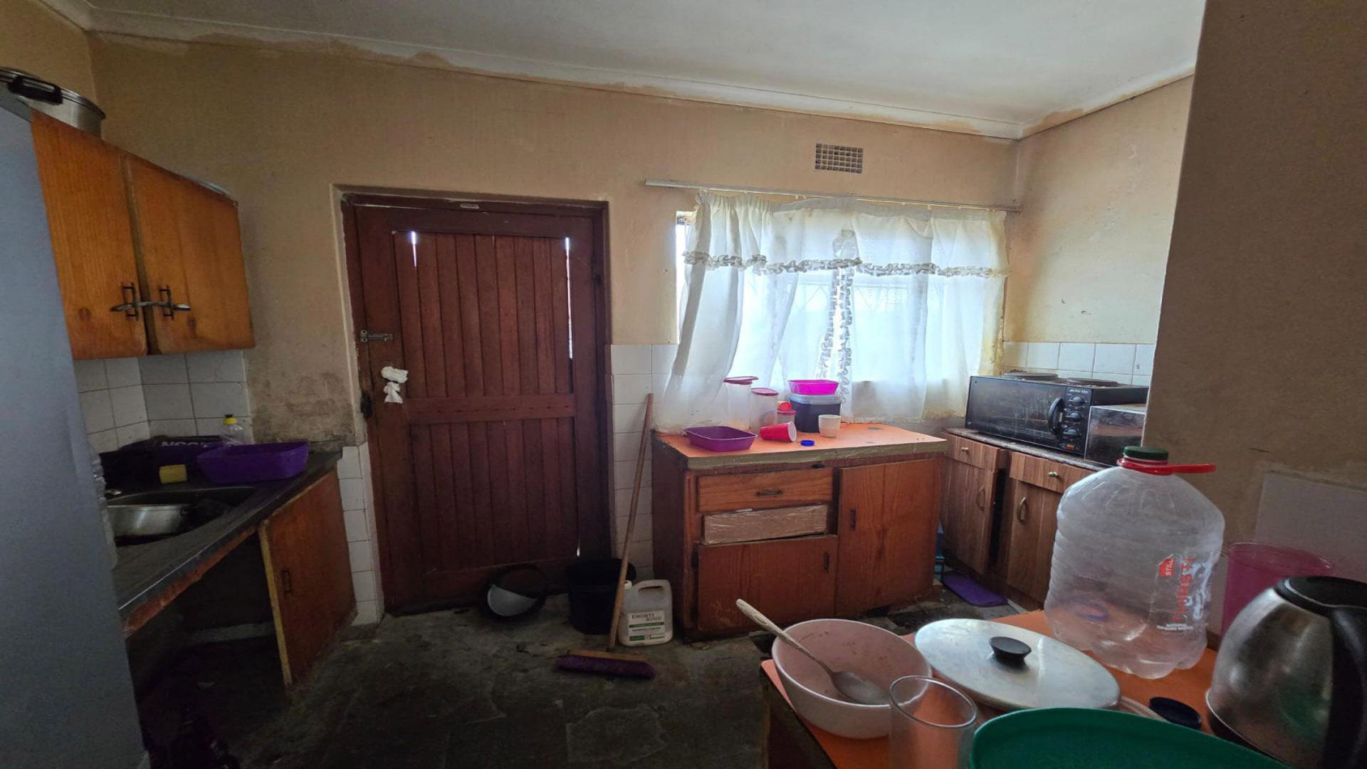 Kitchen of property in Tyutyu North