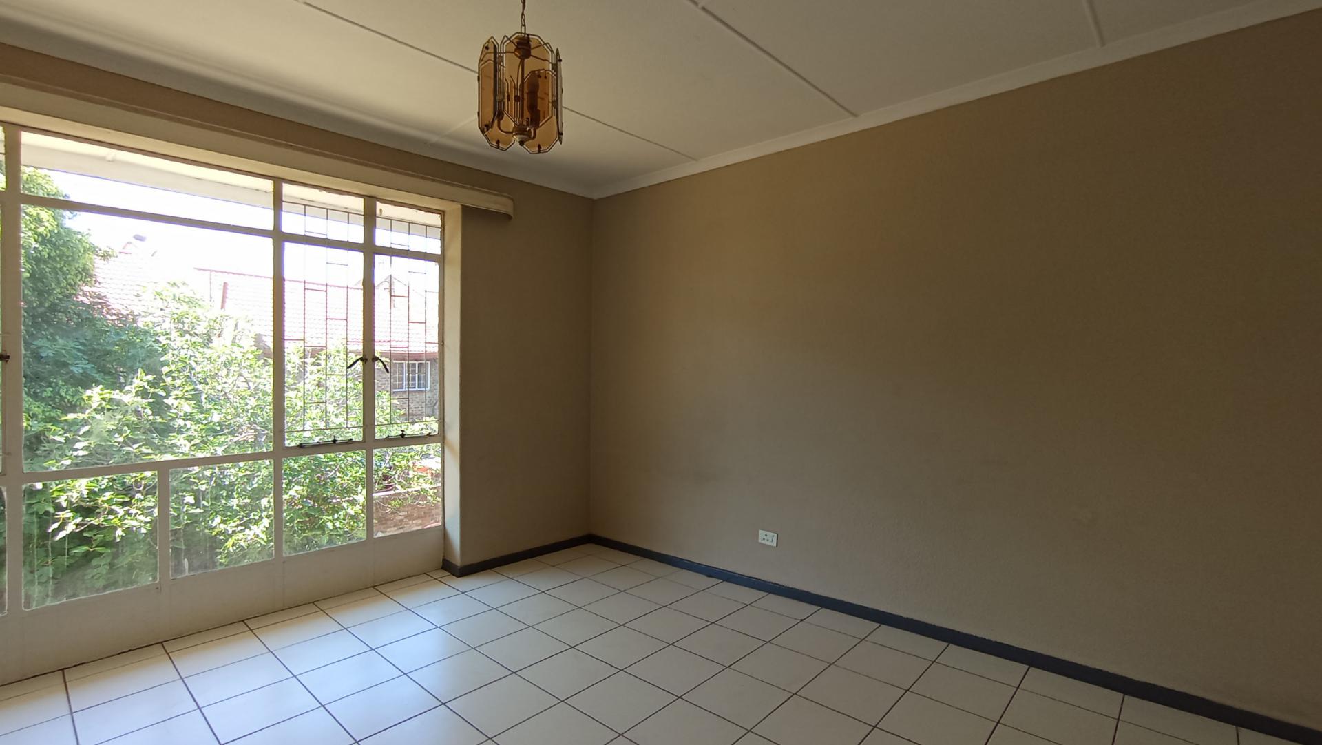 Bed Room 1 - 18 square meters of property in Lyndhurst