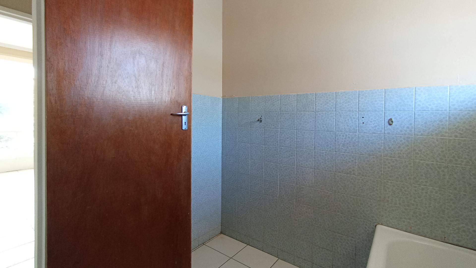 Bathroom 2 - 5 square meters of property in Lyndhurst