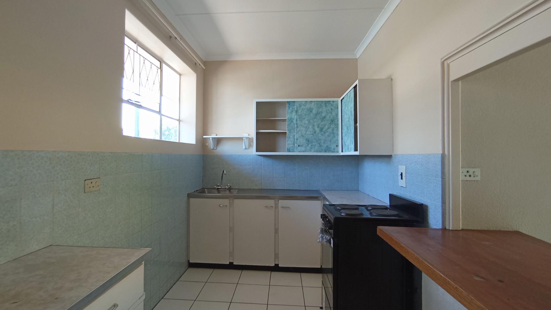 Kitchen - 10 square meters of property in Lyndhurst