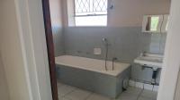 Bathroom 1 of property in Lyndhurst