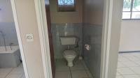 Bathroom 2 of property in Lyndhurst