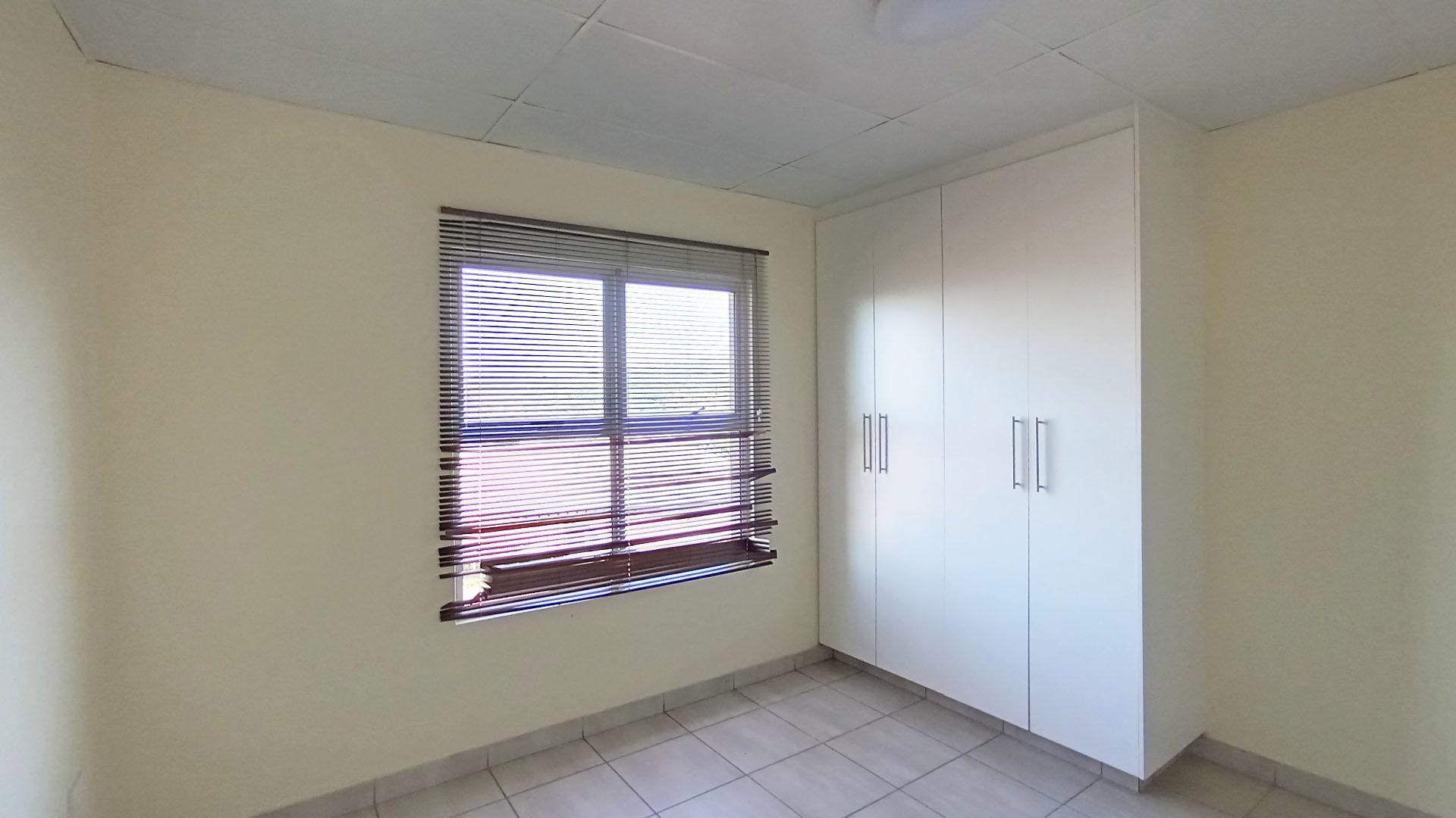 Bed Room 2 - 14 square meters of property in Chase Valley