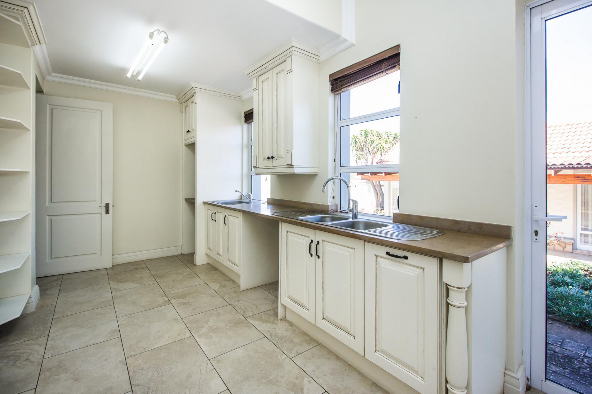  of property in Zwavelpoort