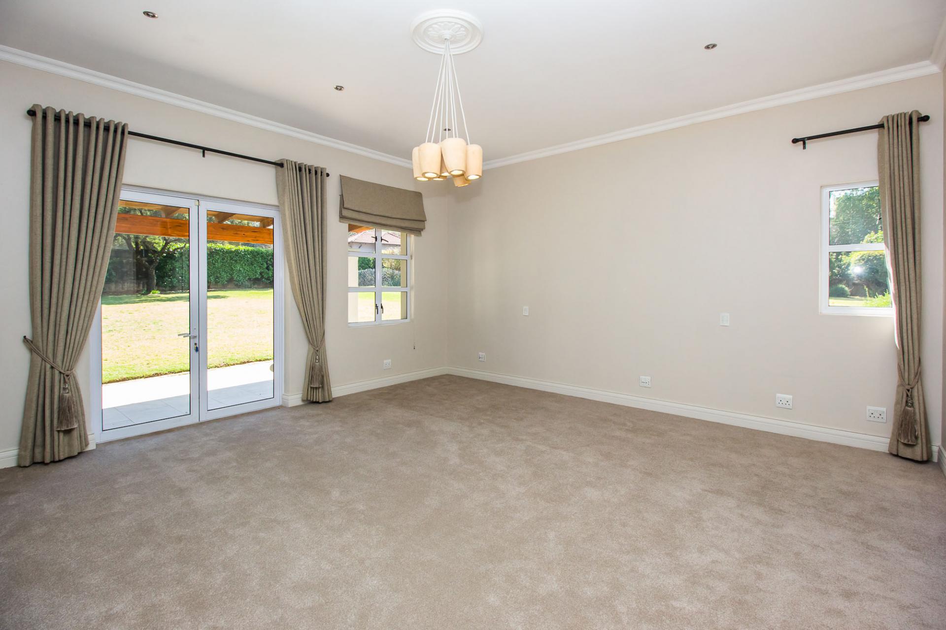  of property in Zwavelpoort