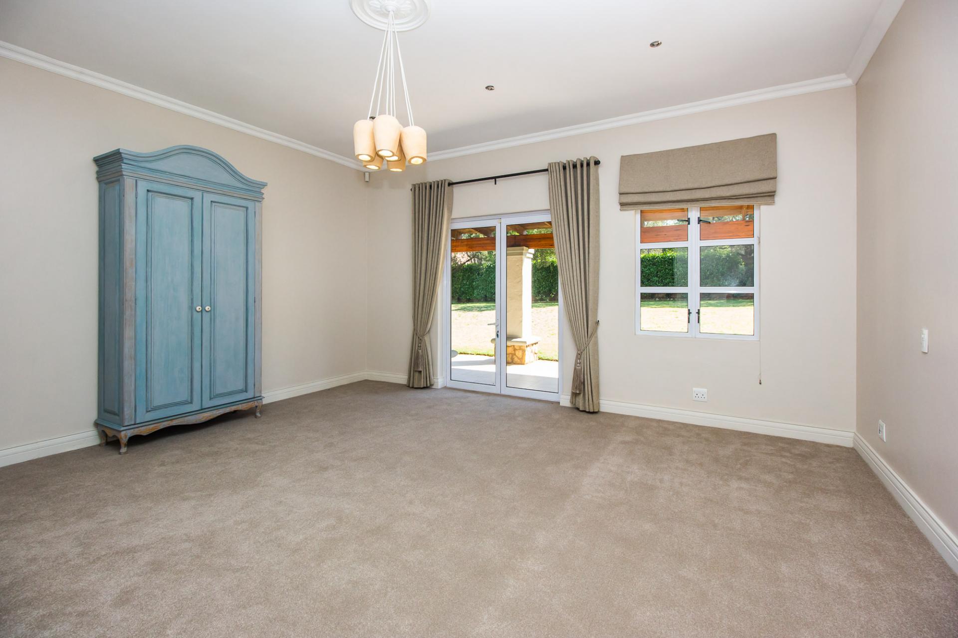  of property in Zwavelpoort