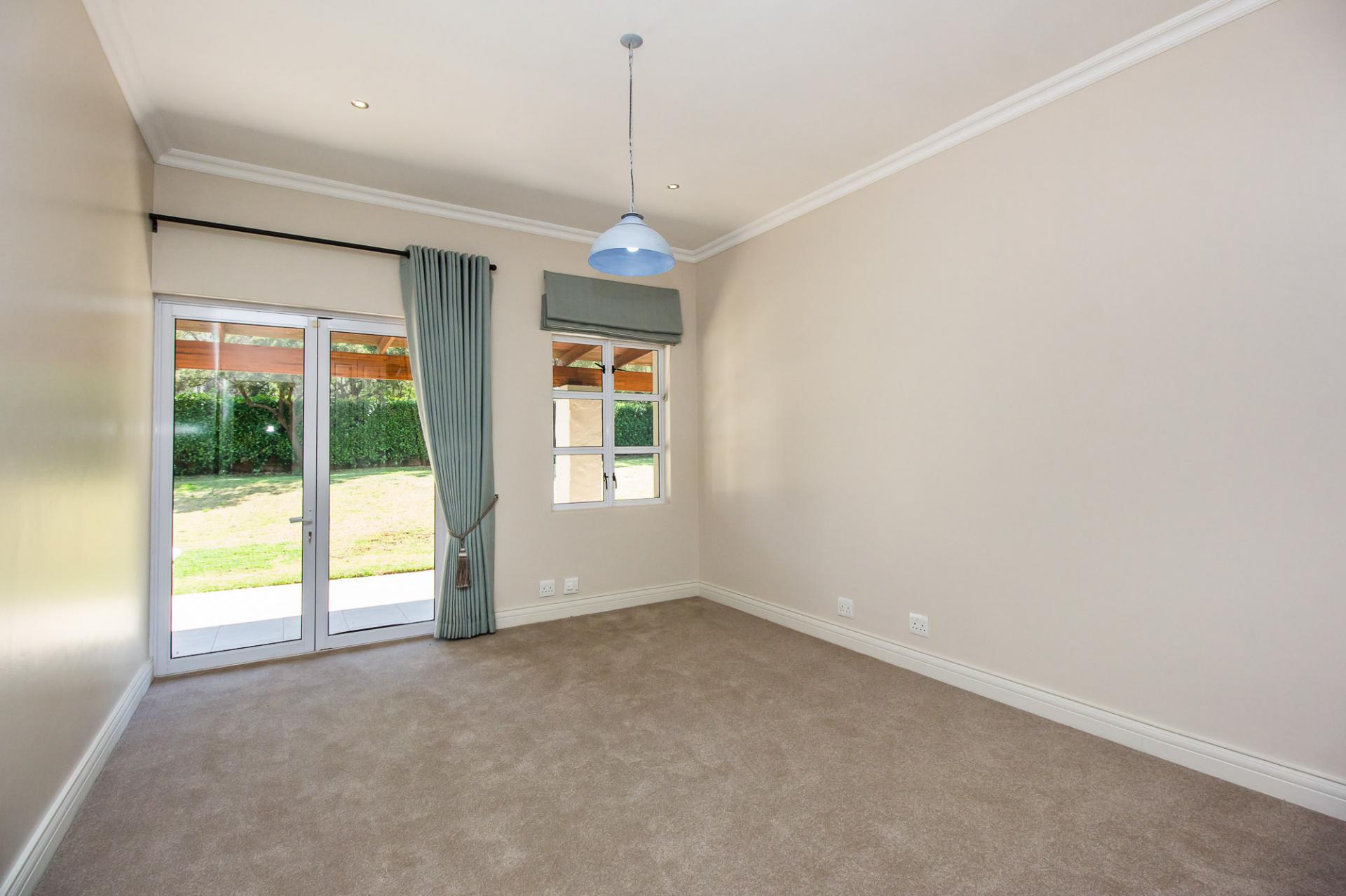  of property in Zwavelpoort