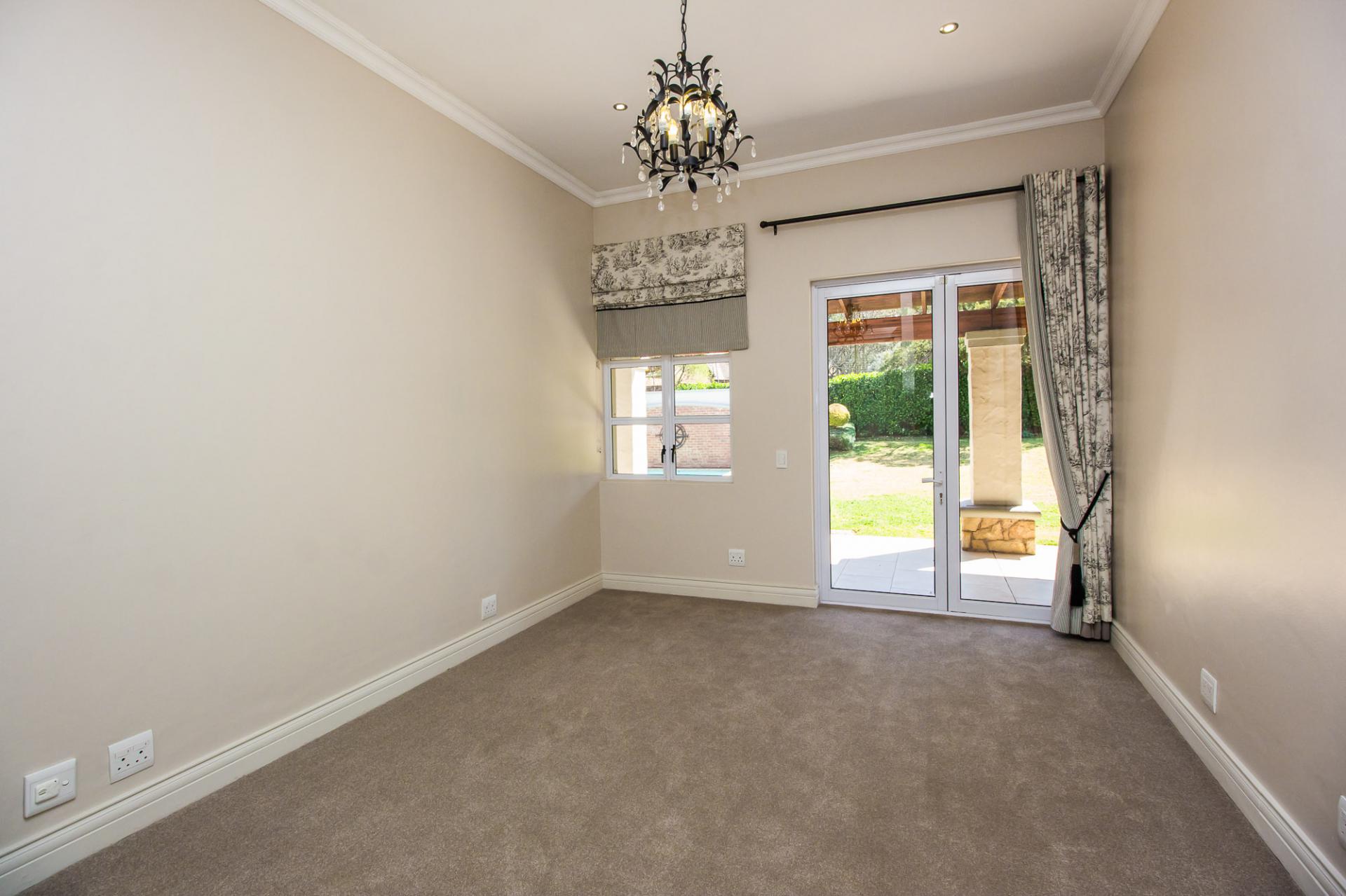  of property in Zwavelpoort