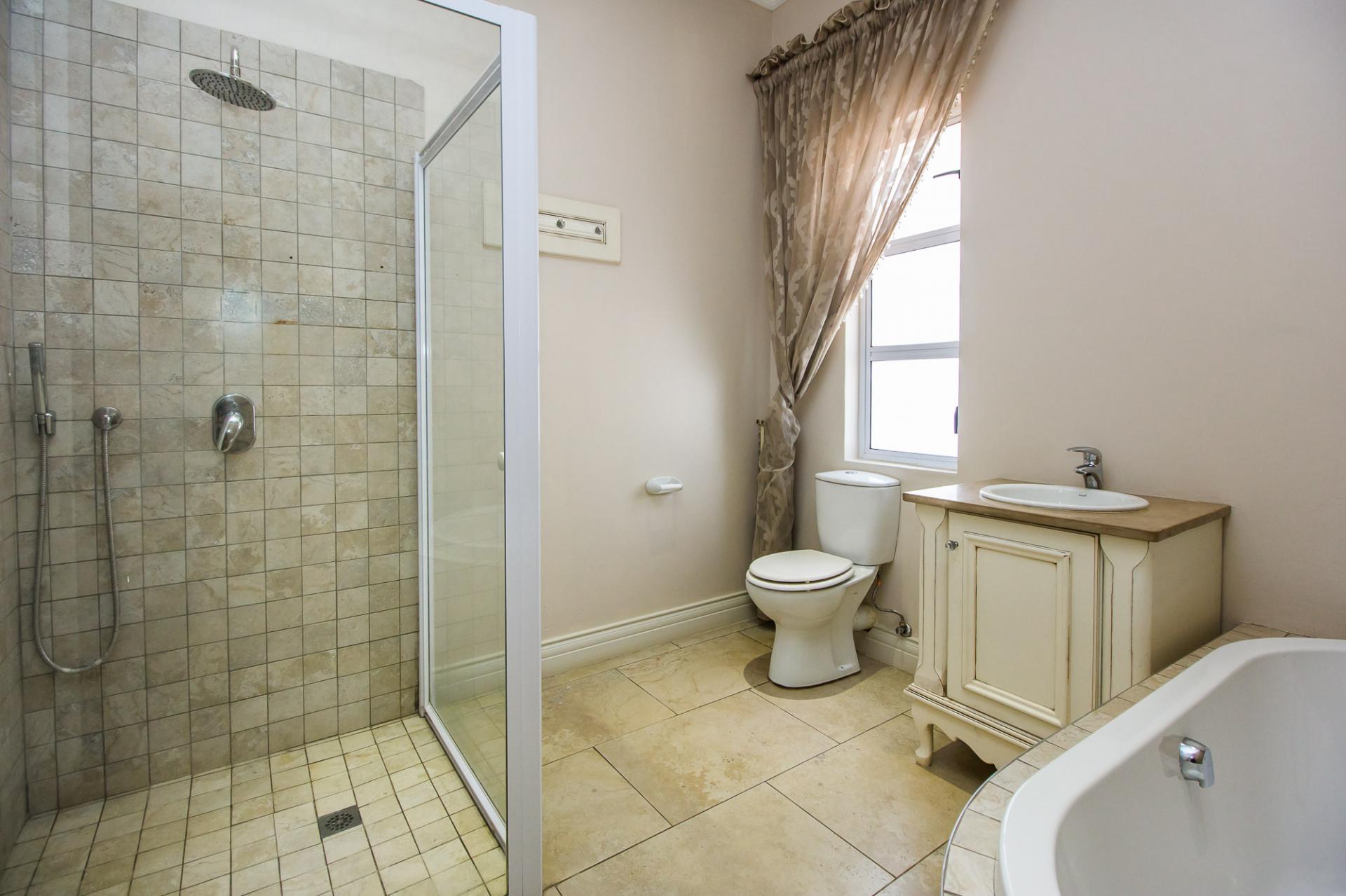  of property in Zwavelpoort