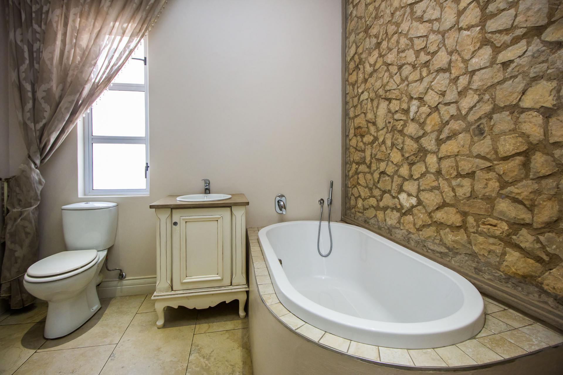  of property in Zwavelpoort