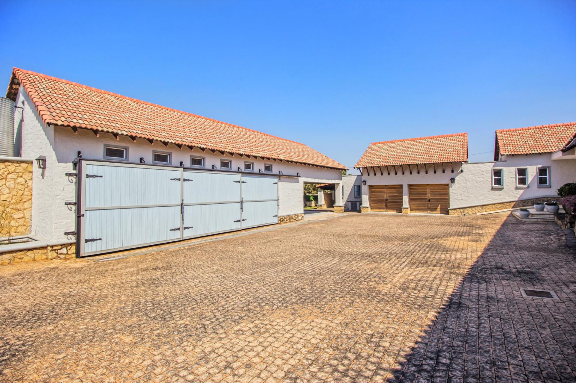  of property in Zwavelpoort