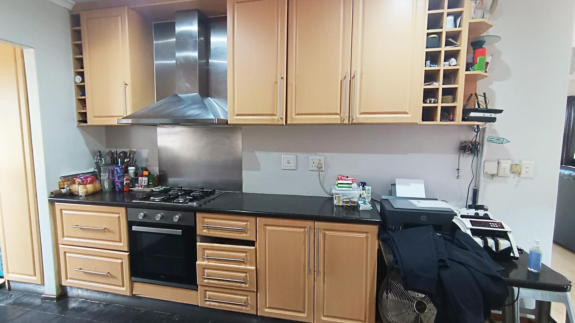 Kitchen - 11 square meters of property in Kuils River