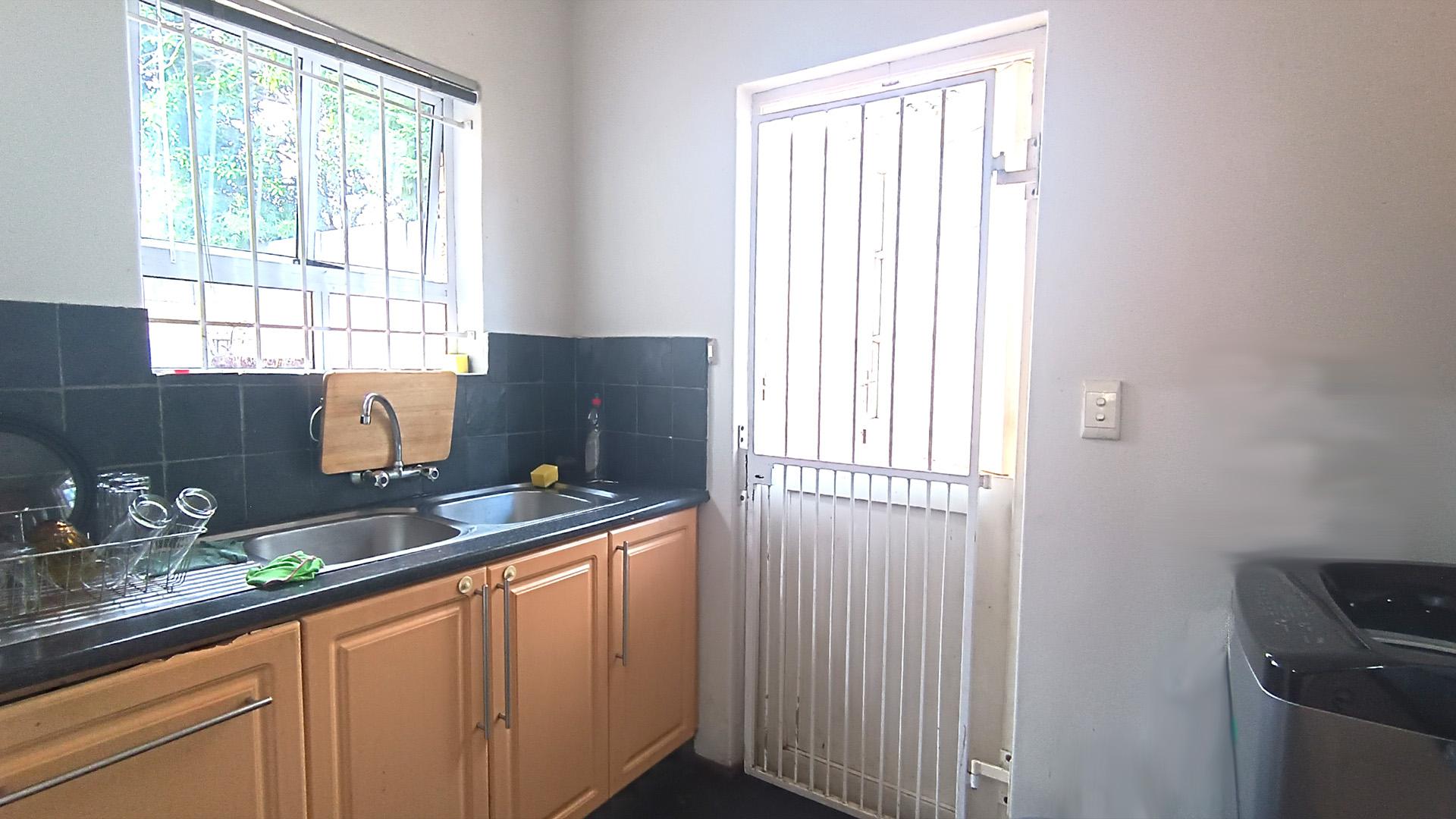 Scullery - 6 square meters of property in Kuils River