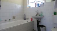 Bathroom 1 - 4 square meters of property in Bramley View