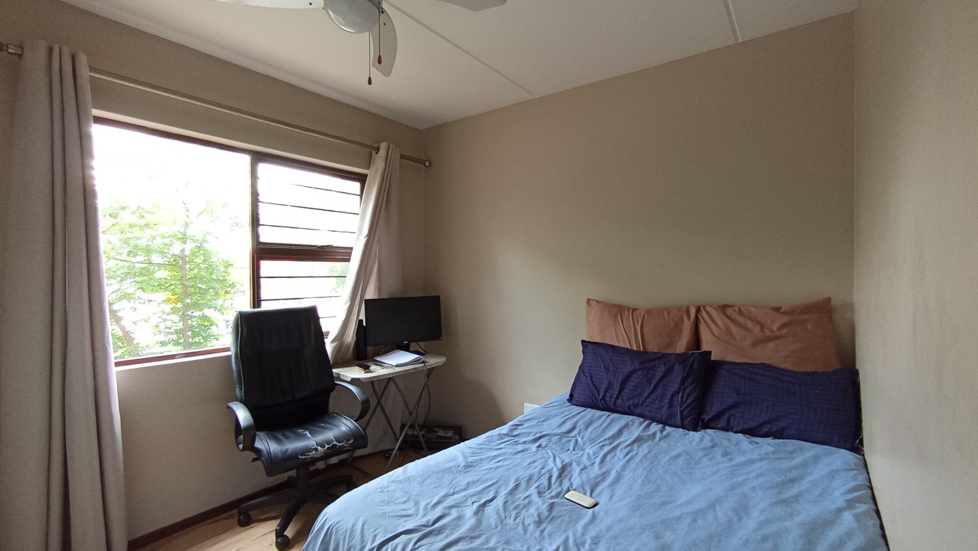 Bed Room 1 - 12 square meters of property in Buccleuch