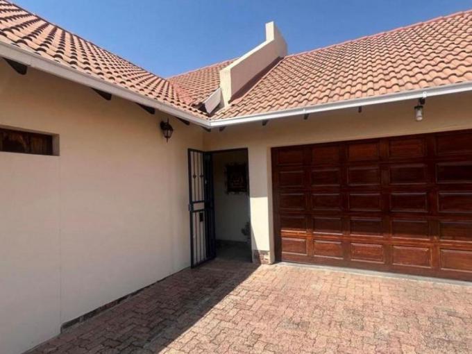 4 Bedroom Sectional Title for Sale For Sale in Cashan - MR694062