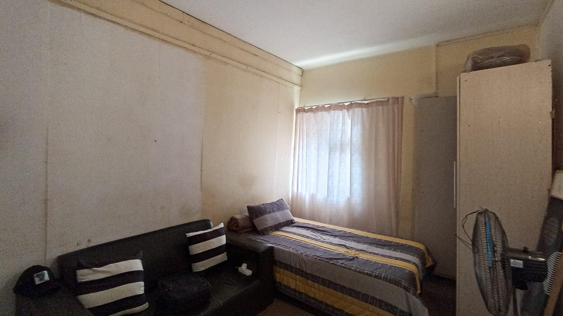 Bed Room 2 - 12 square meters of property in Bulwer (Dbn)