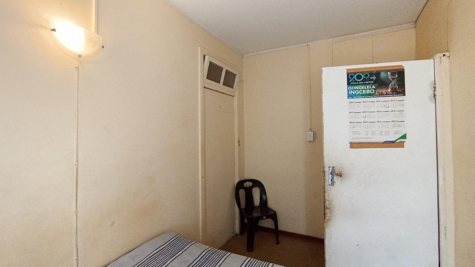 Bed Room 4 - 9 square meters of property in Bulwer (Dbn)