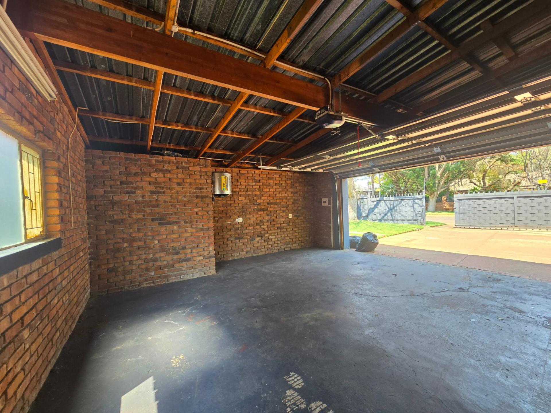  of property in Flora Park 