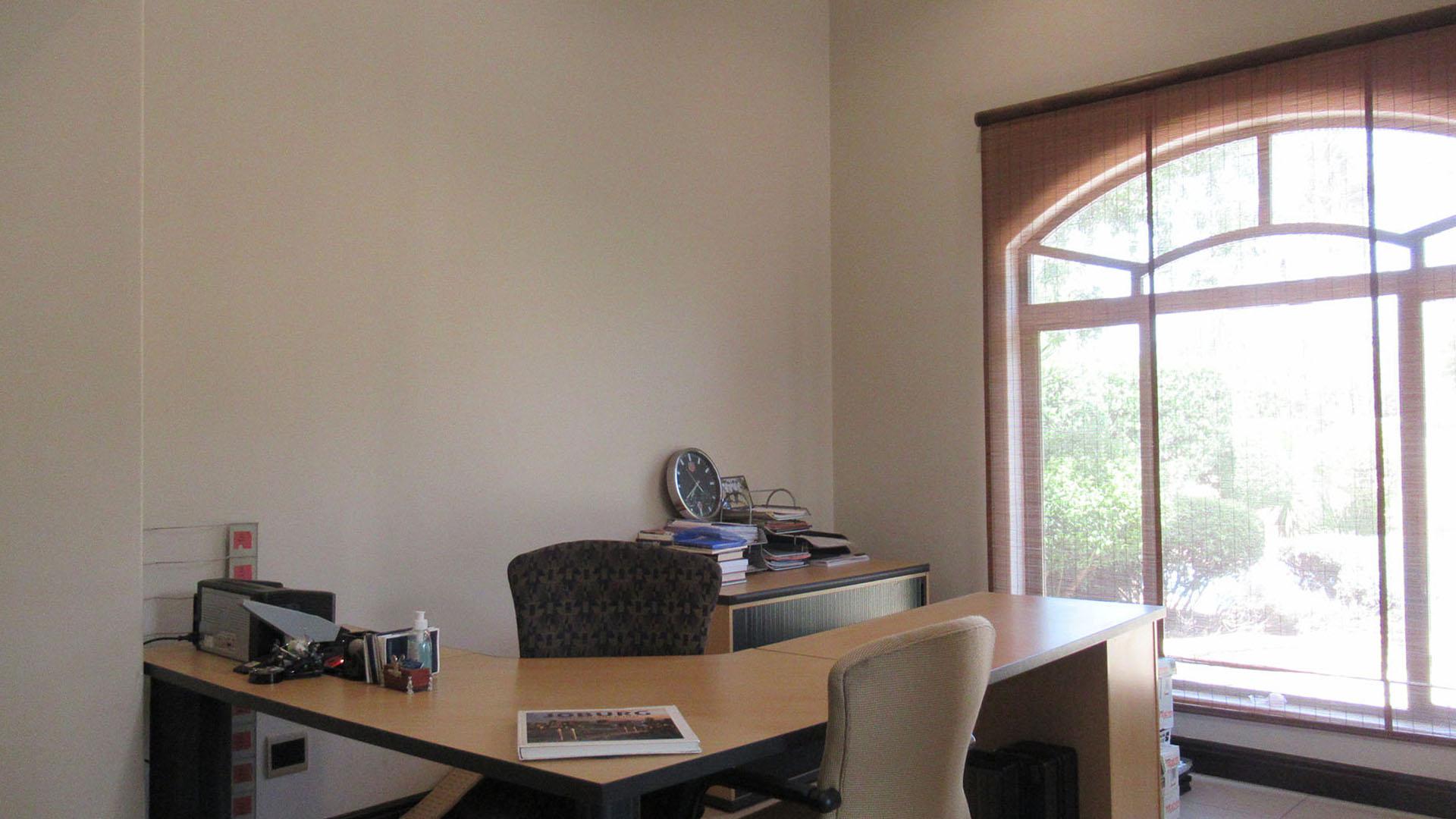 Study - 16 square meters of property in Glenvista