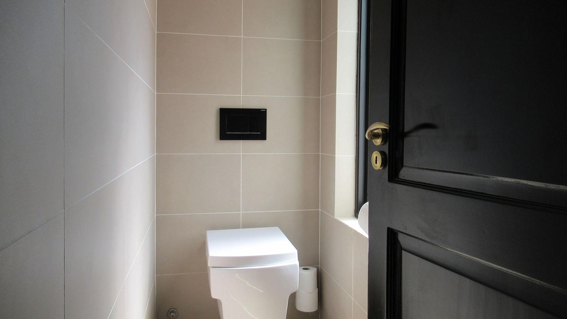Bathroom 1 - 11 square meters of property in Glenvista