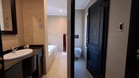 Bathroom 2 of property in Glenvista