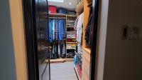 Main Bedroom of property in Glenvista