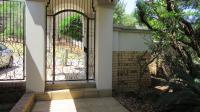 Patio - 47 square meters of property in Glenvista