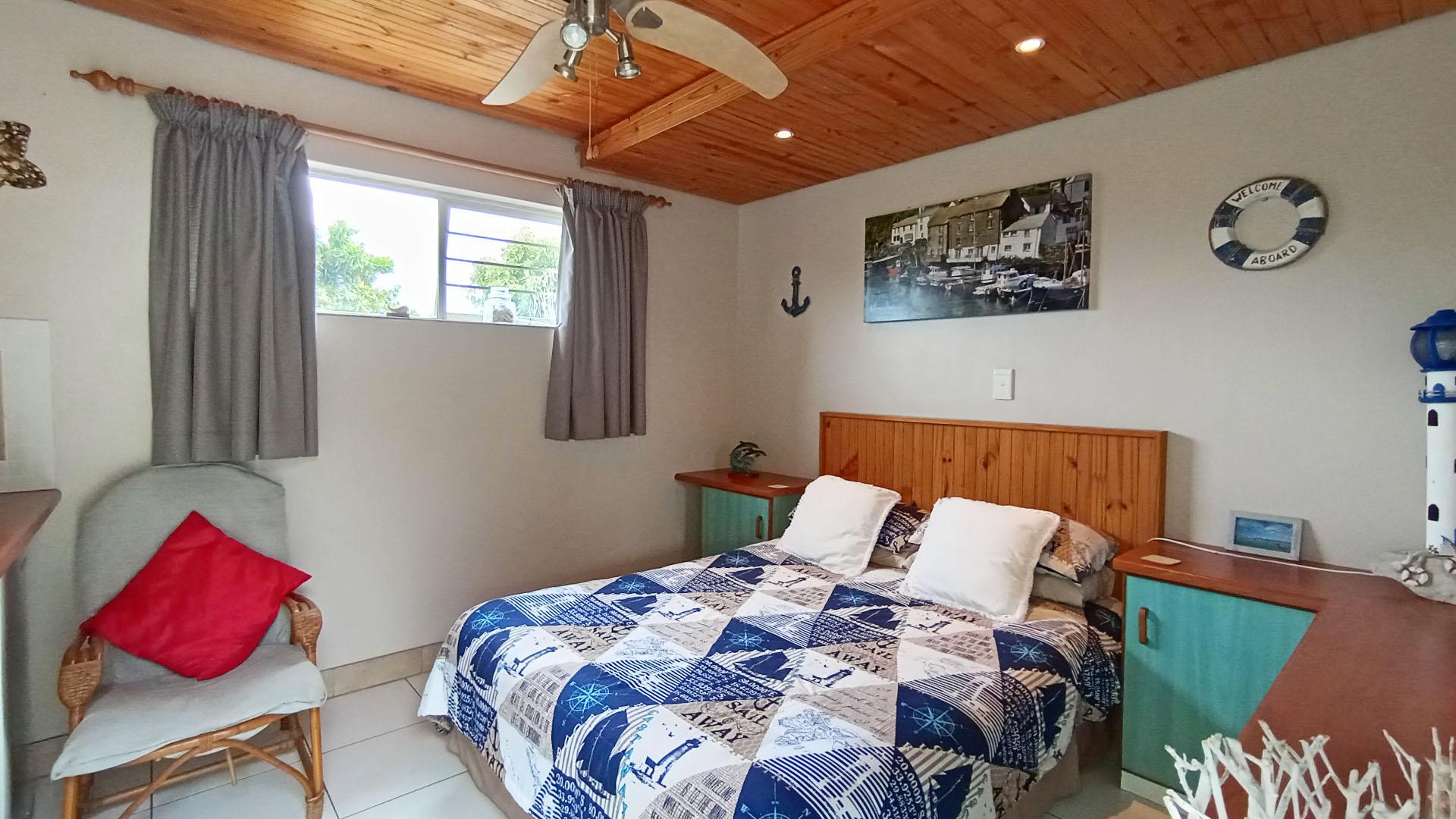 Flatlet - 82 square meters of property in Uvongo