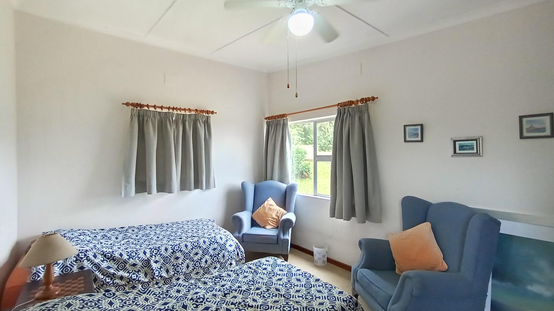 Flatlet - 82 square meters of property in Uvongo