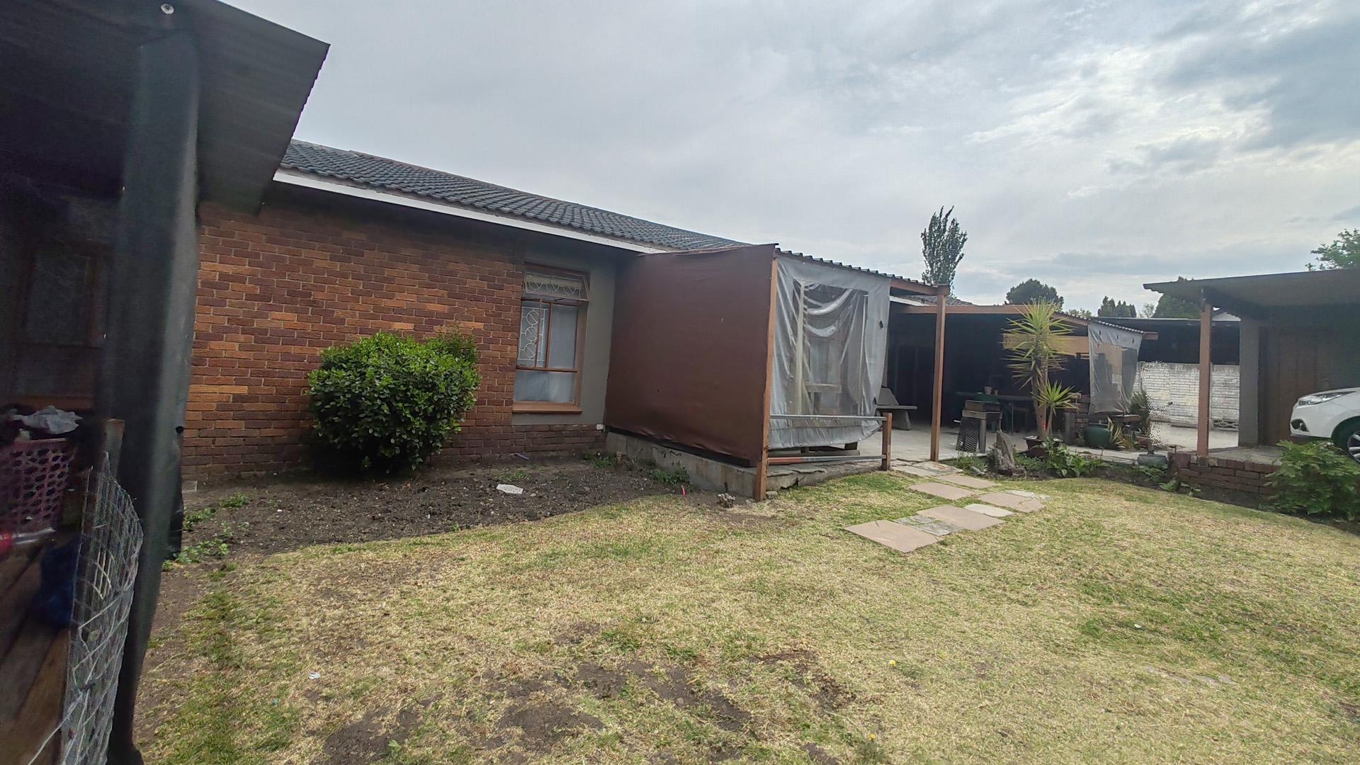 Front View of property in Secunda
