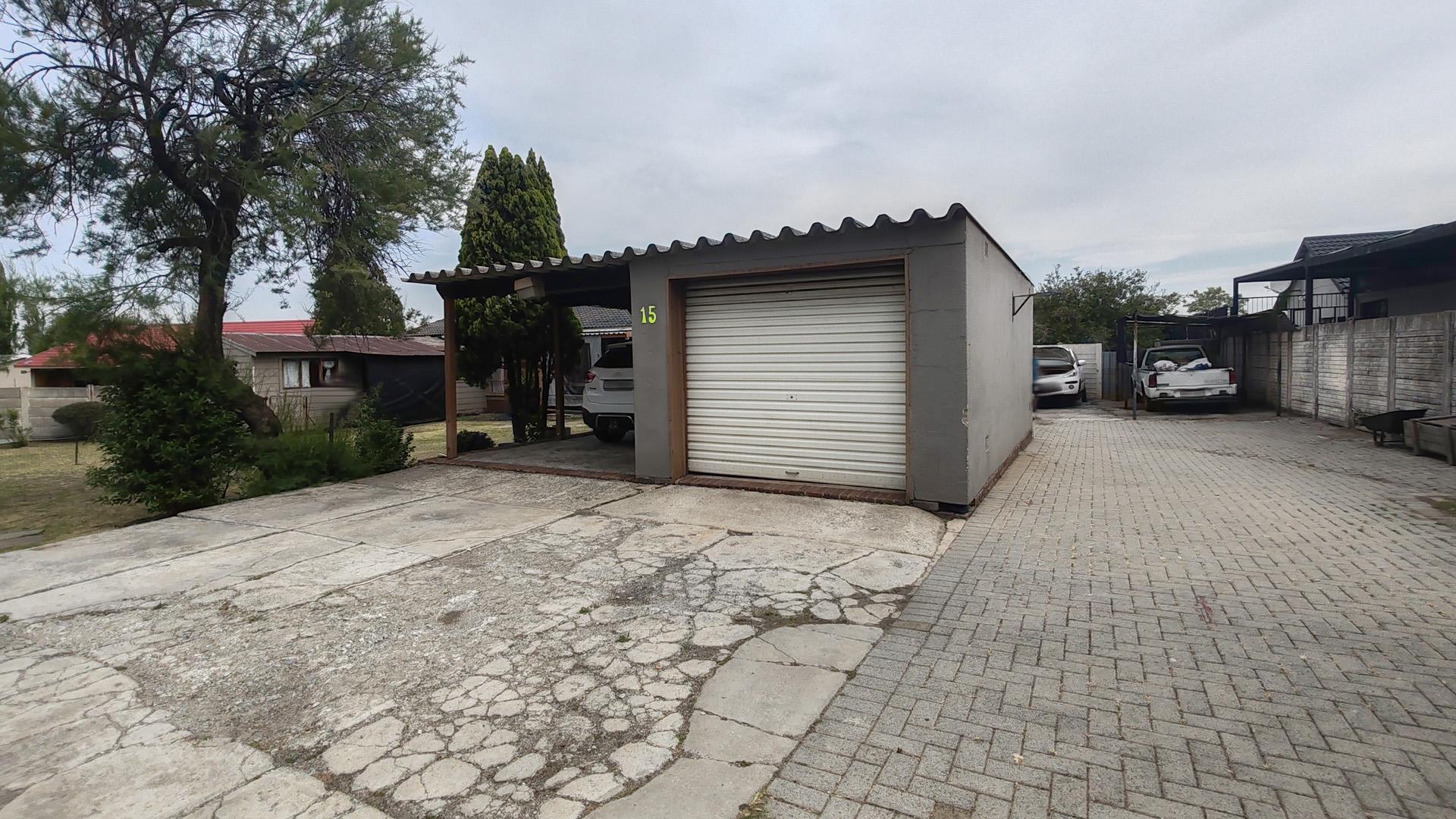 Garage of property in Secunda