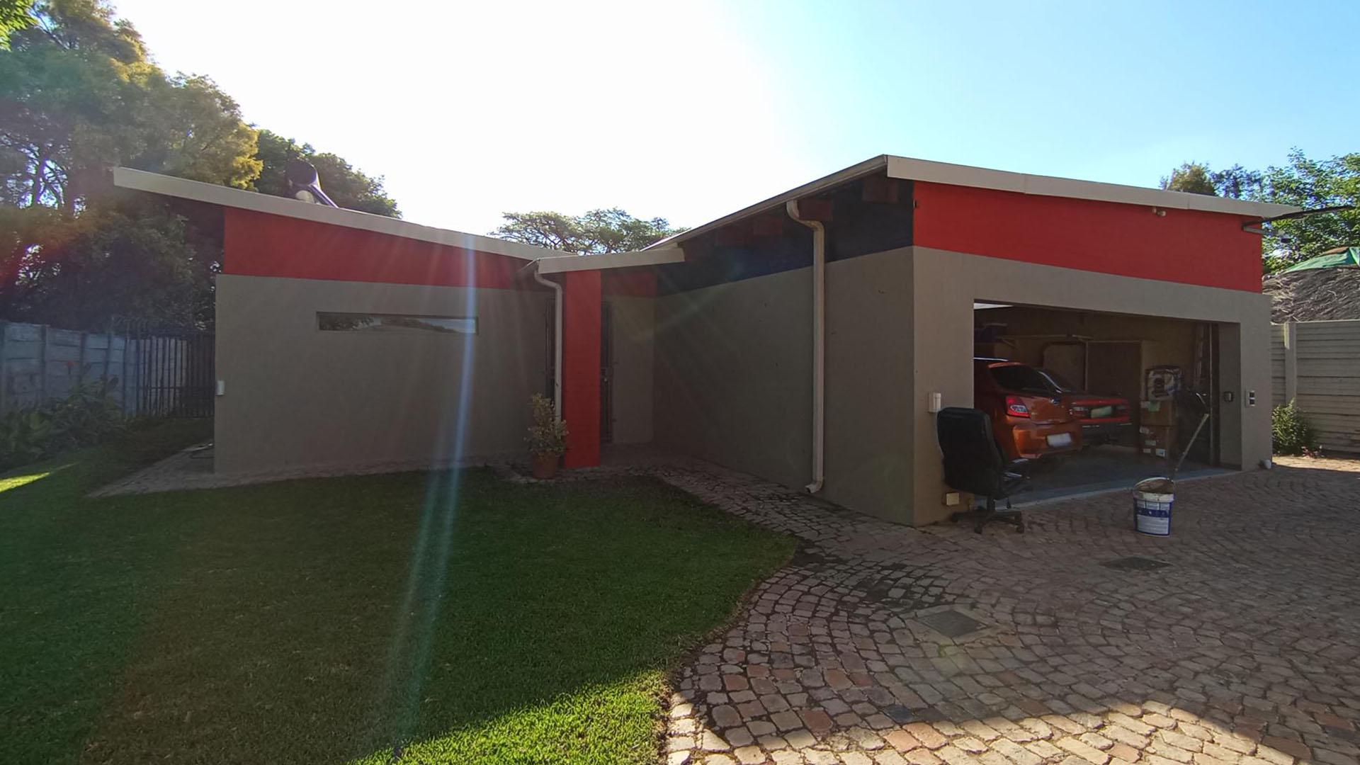 Front View of property in Villieria