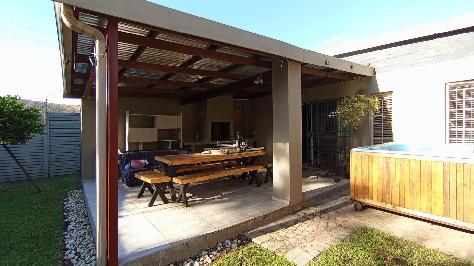 Patio - 29 square meters of property in Villieria