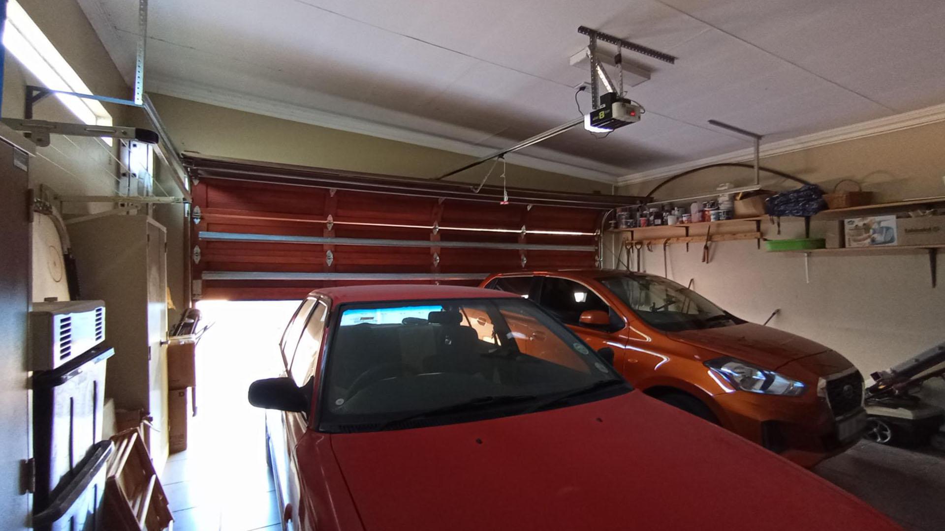 Garage - 41 square meters of property in Villieria