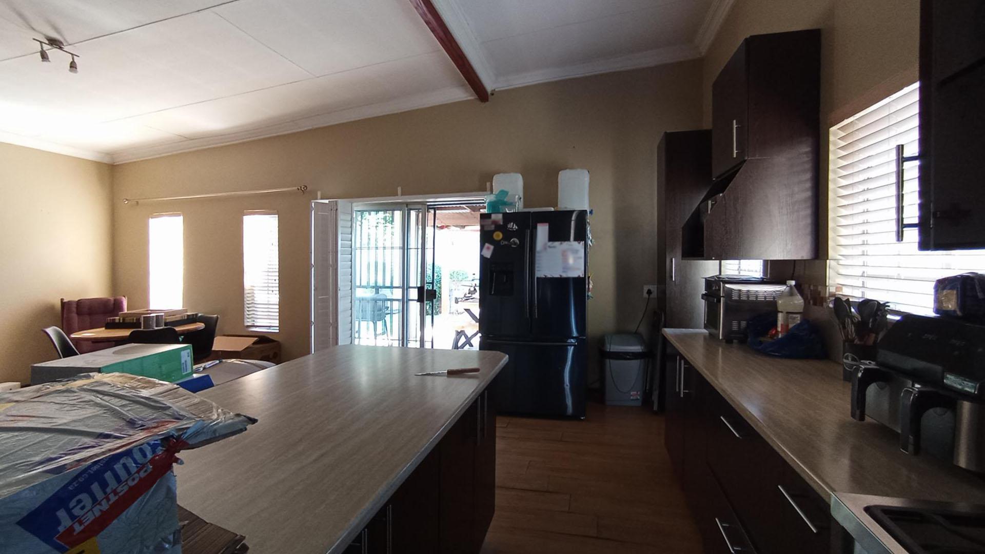 Kitchen - 12 square meters of property in Villieria