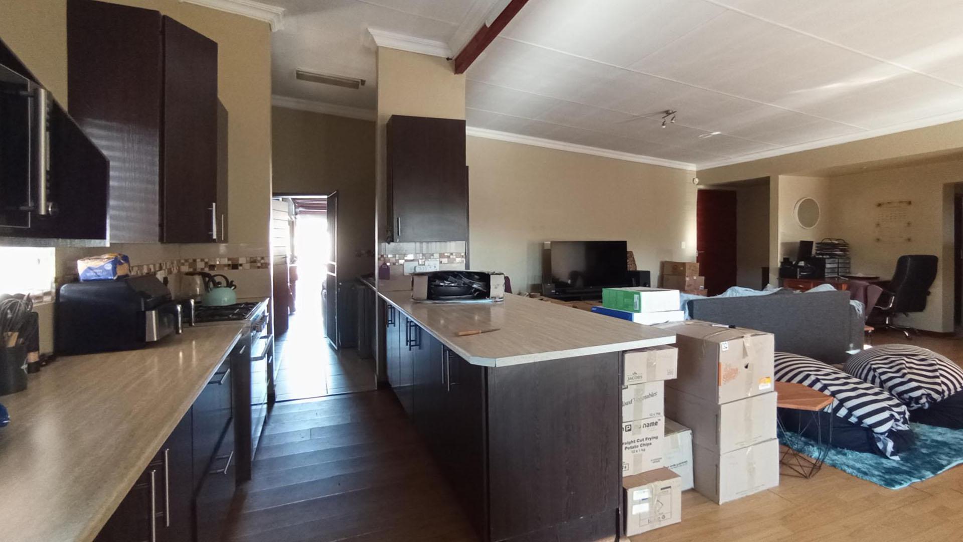 Kitchen - 12 square meters of property in Villieria