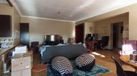 Lounges - 32 square meters of property in Villieria