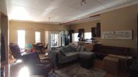 Lounges - 32 square meters of property in Villieria