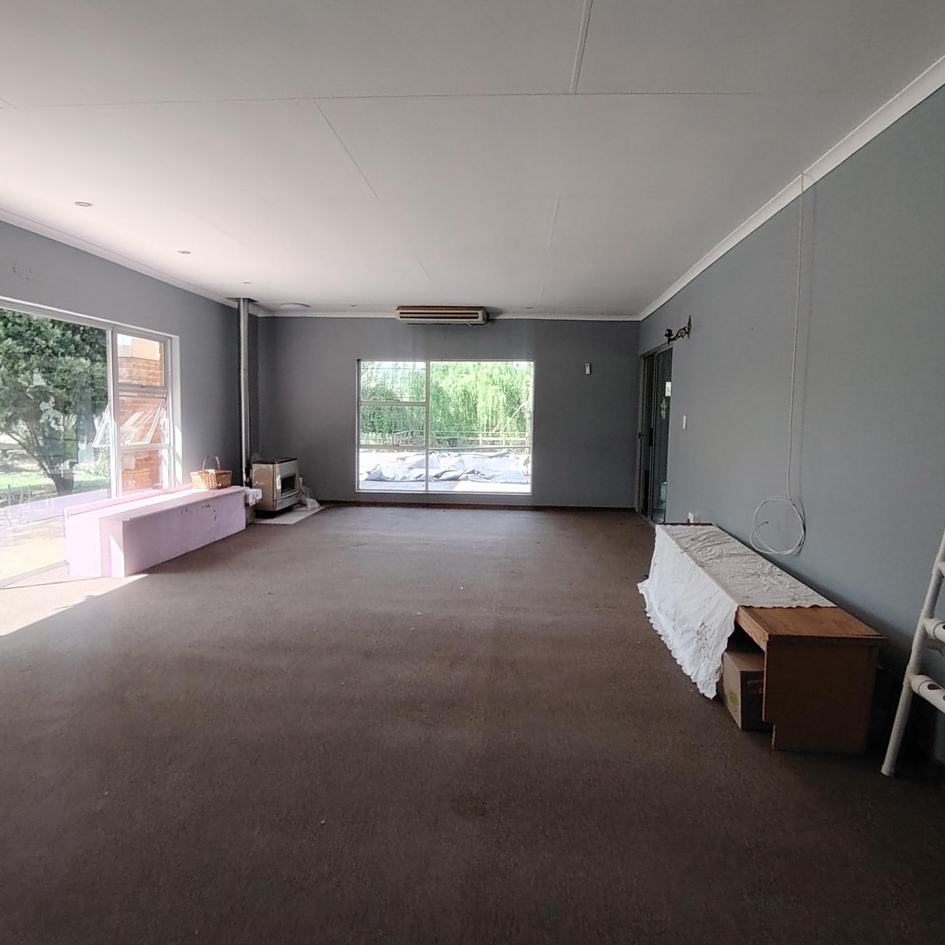 Lounges of property in Roodewal