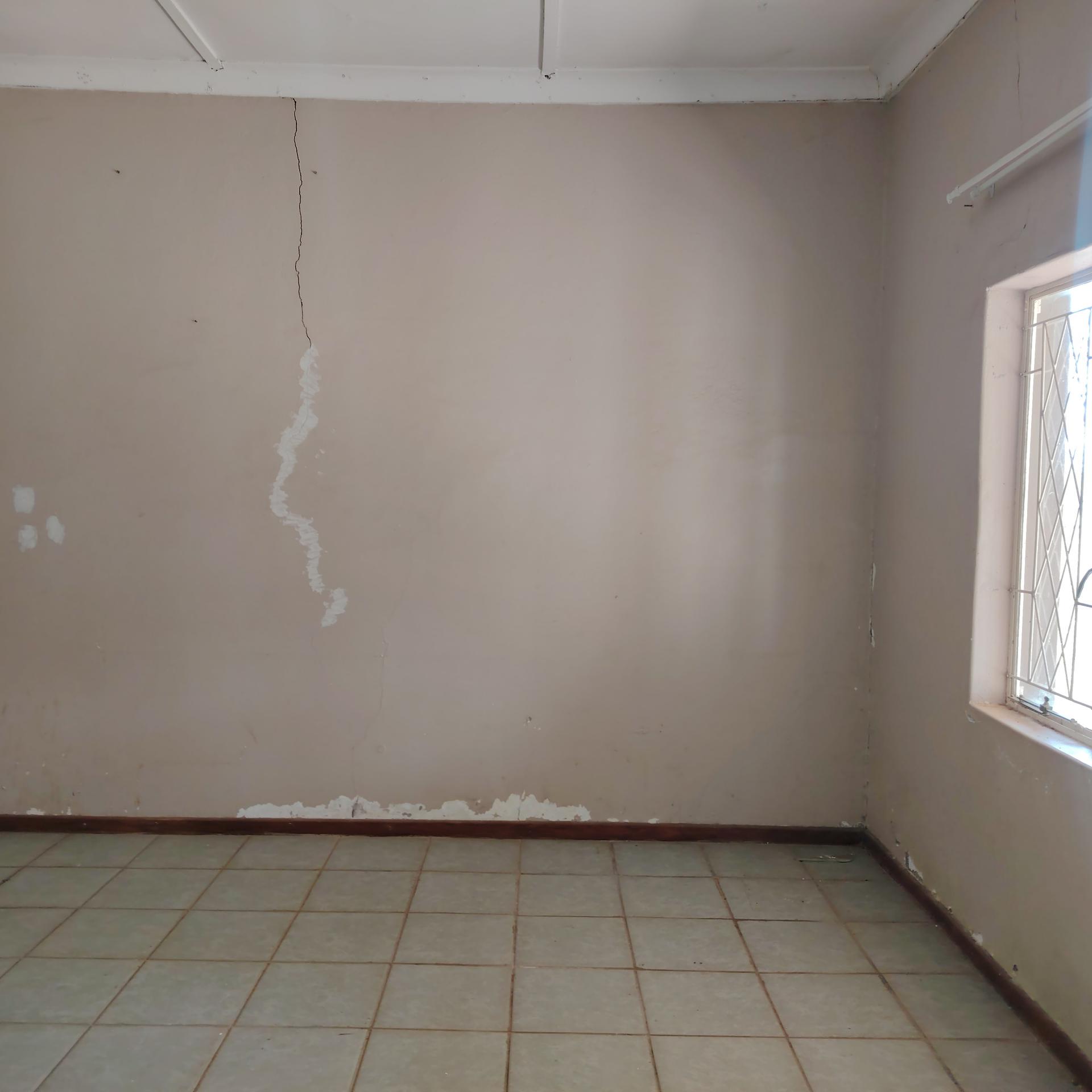 Bed Room 5+ of property in Roodewal