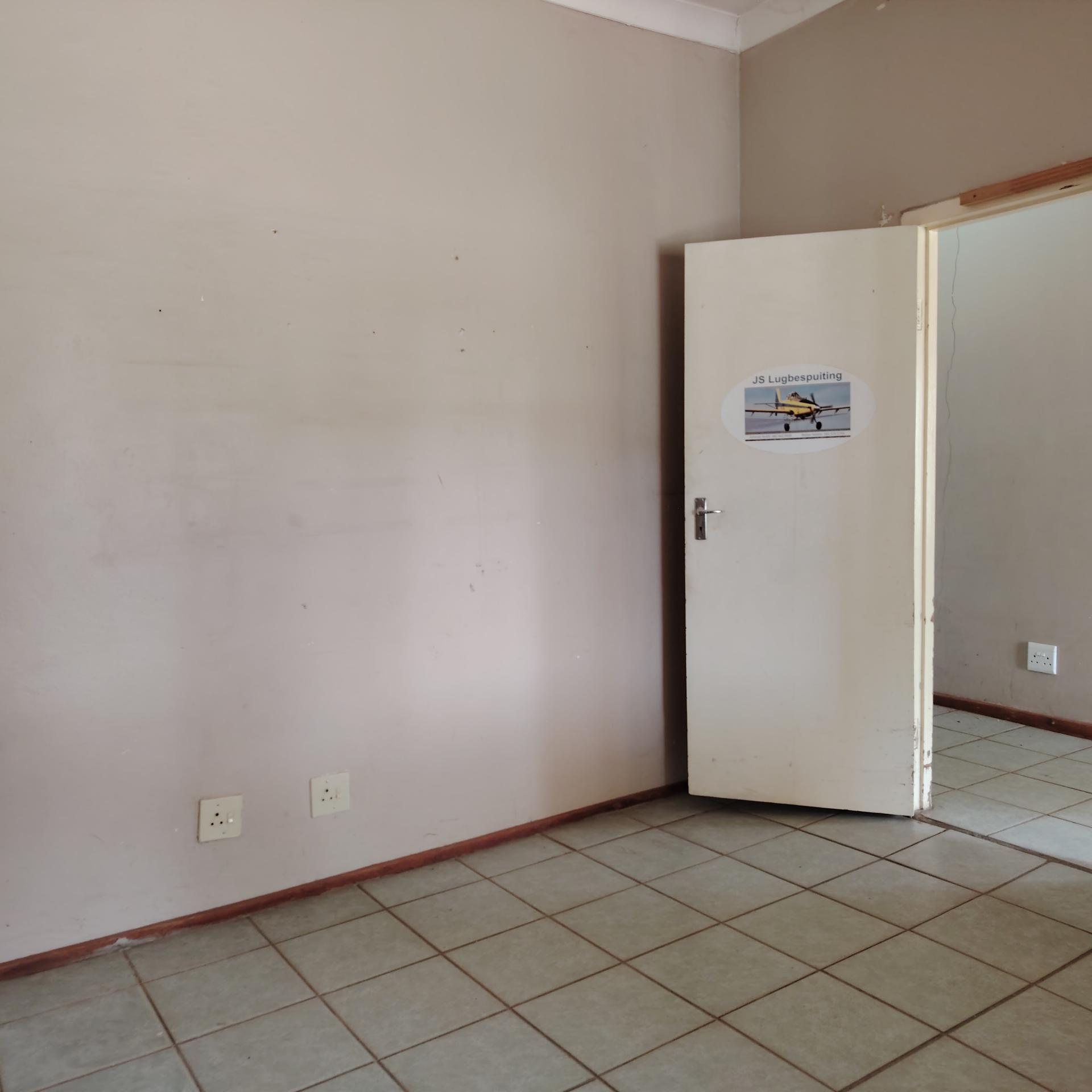 Bed Room 5+ of property in Roodewal