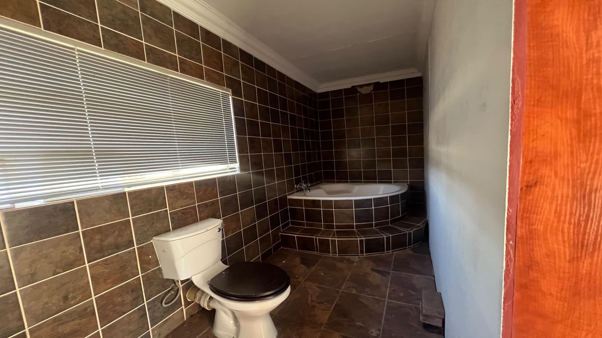 Bathroom 3+ of property in Roodewal