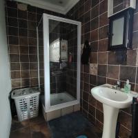 Main Bathroom of property in Roodewal