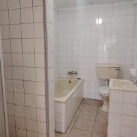 Bathroom 3+ of property in Roodewal