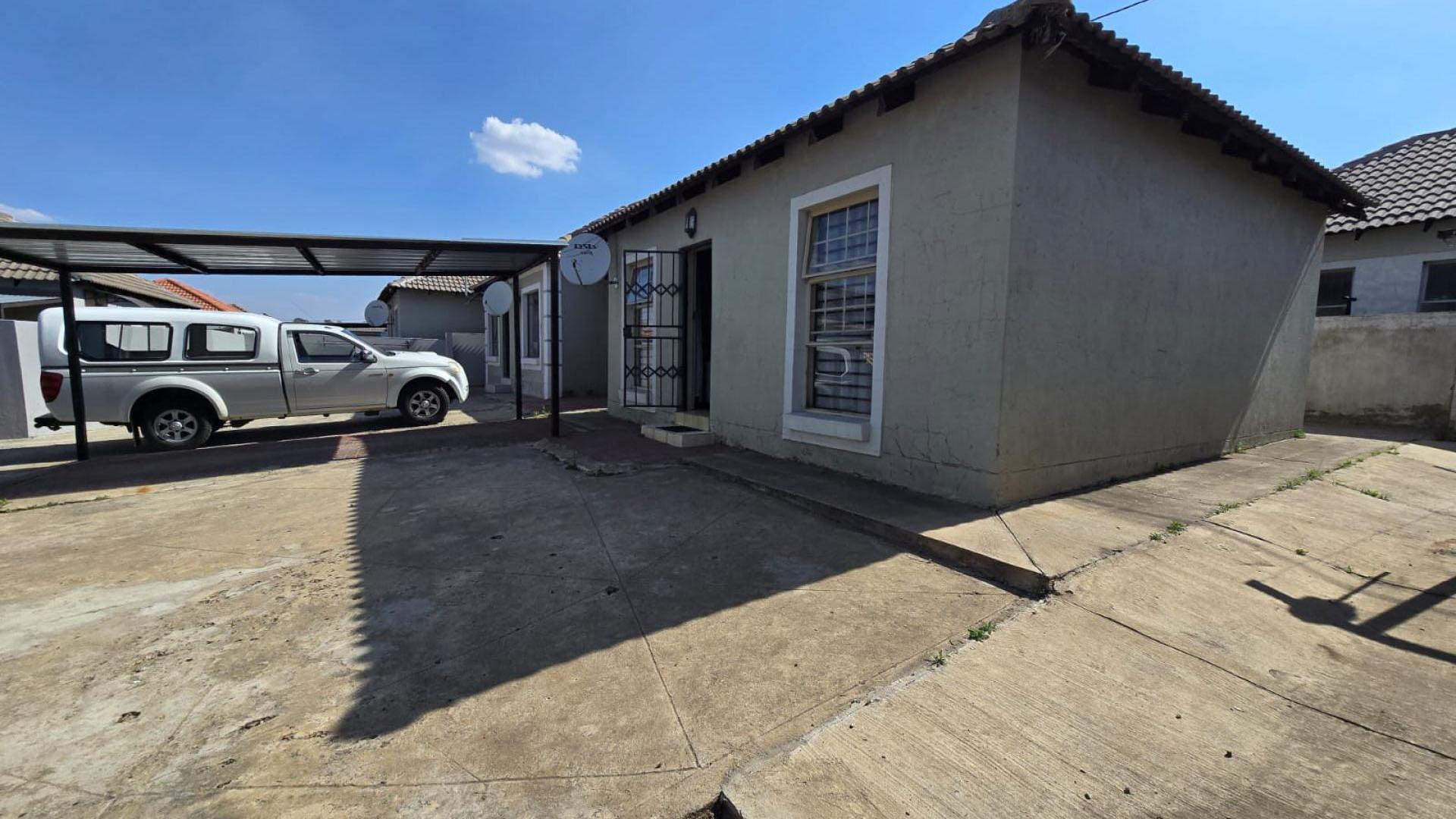 Front View of property in Ermelo