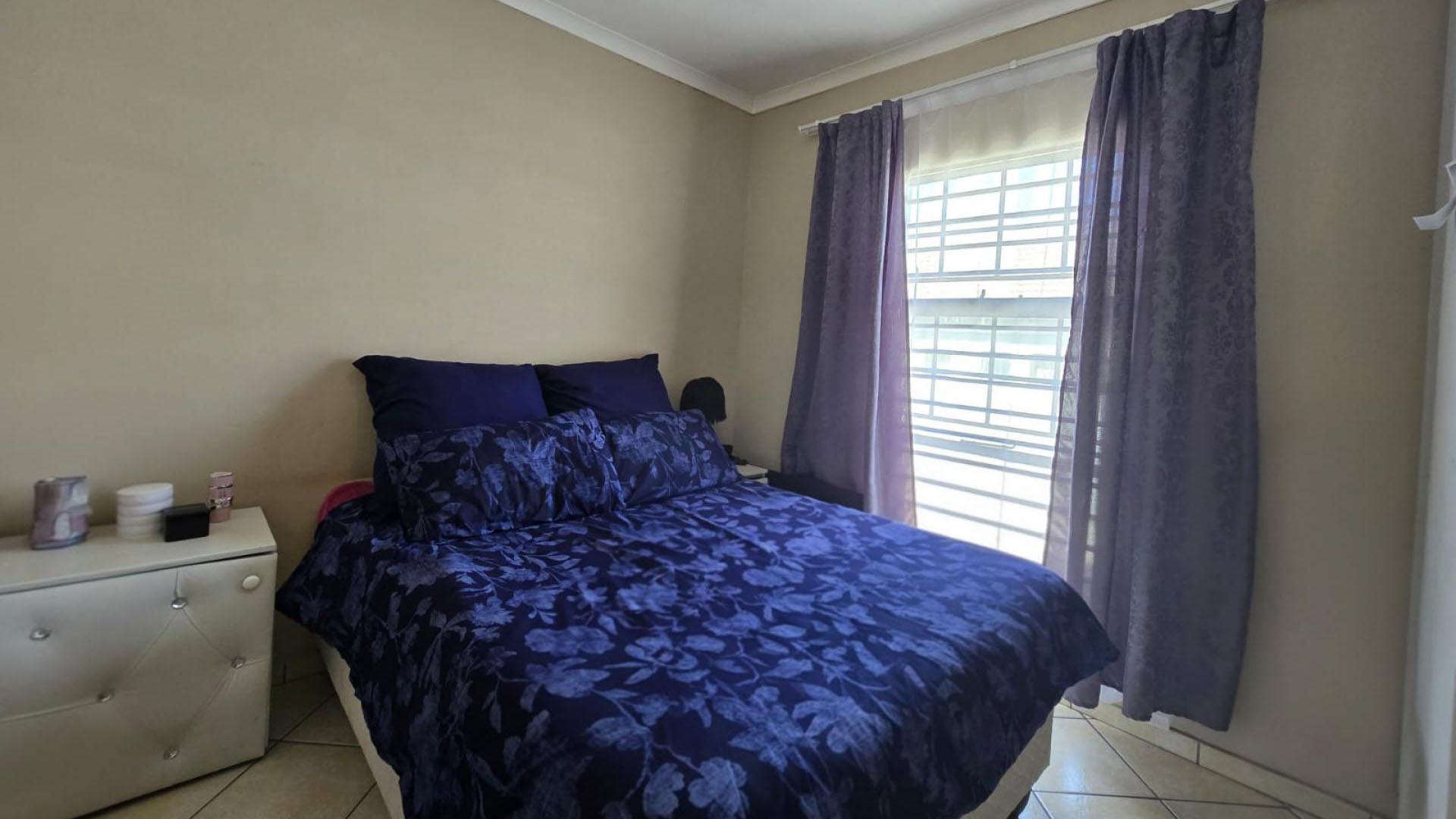 Bed Room 2 of property in Ermelo