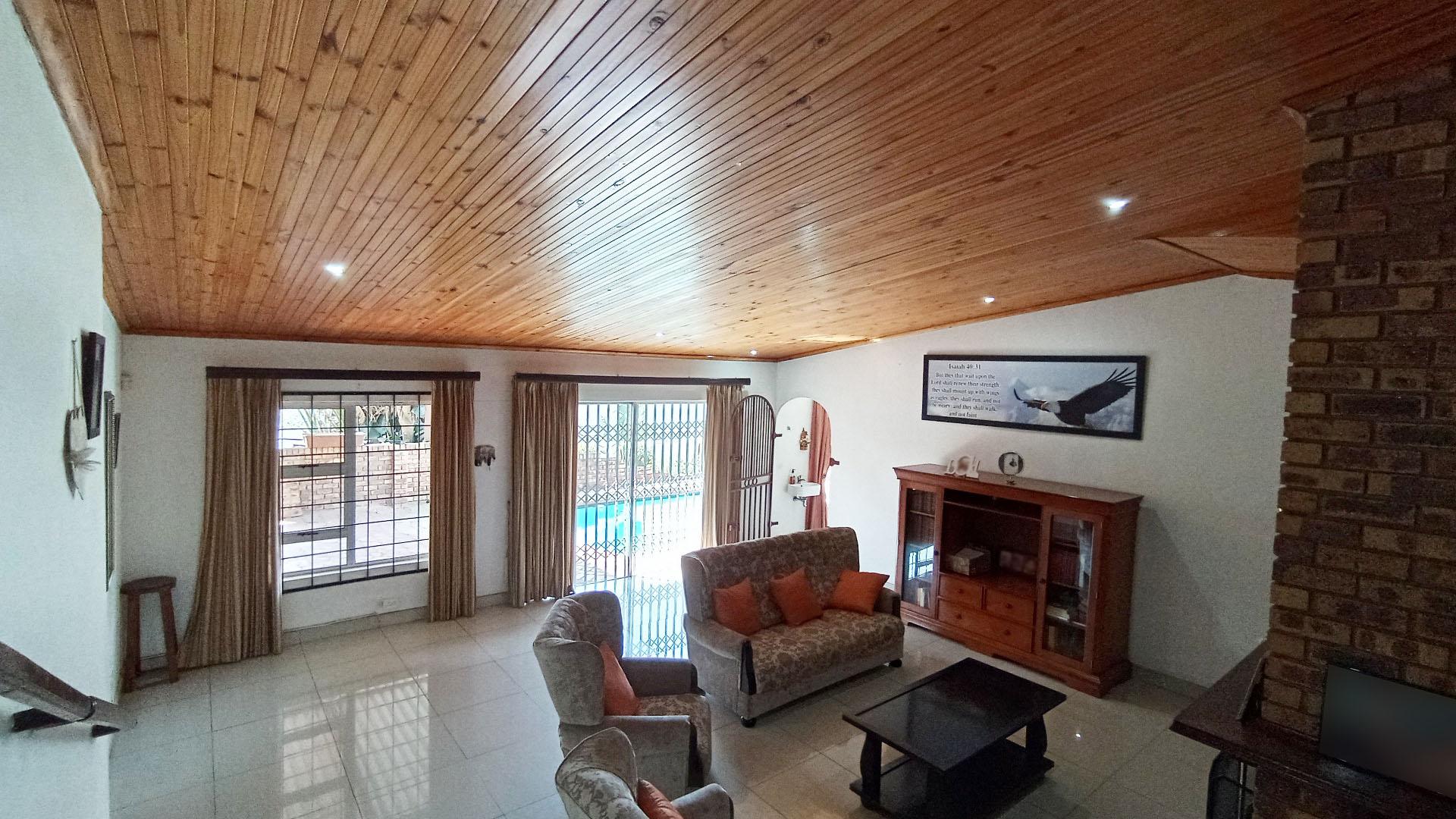Lounges - 44 square meters of property in Pietermaritzburg (KZN)