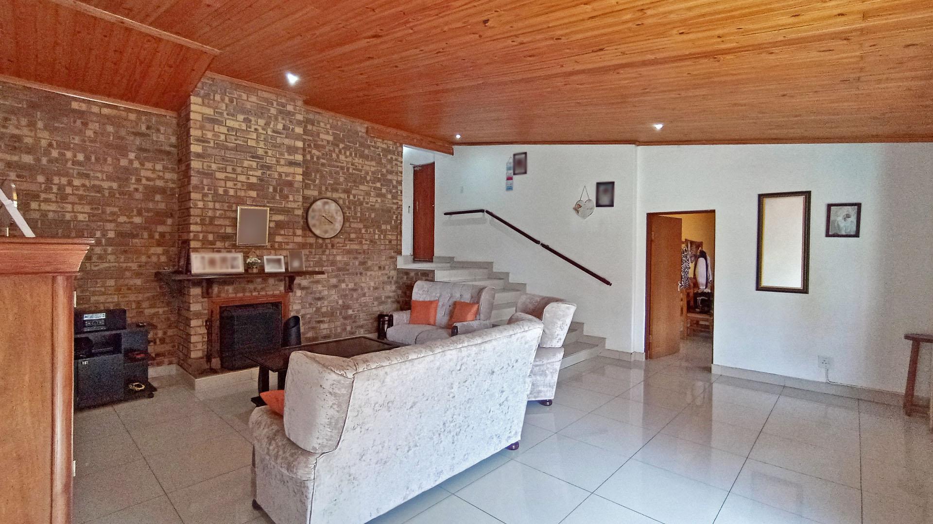 Lounges - 44 square meters of property in Pietermaritzburg (KZN)