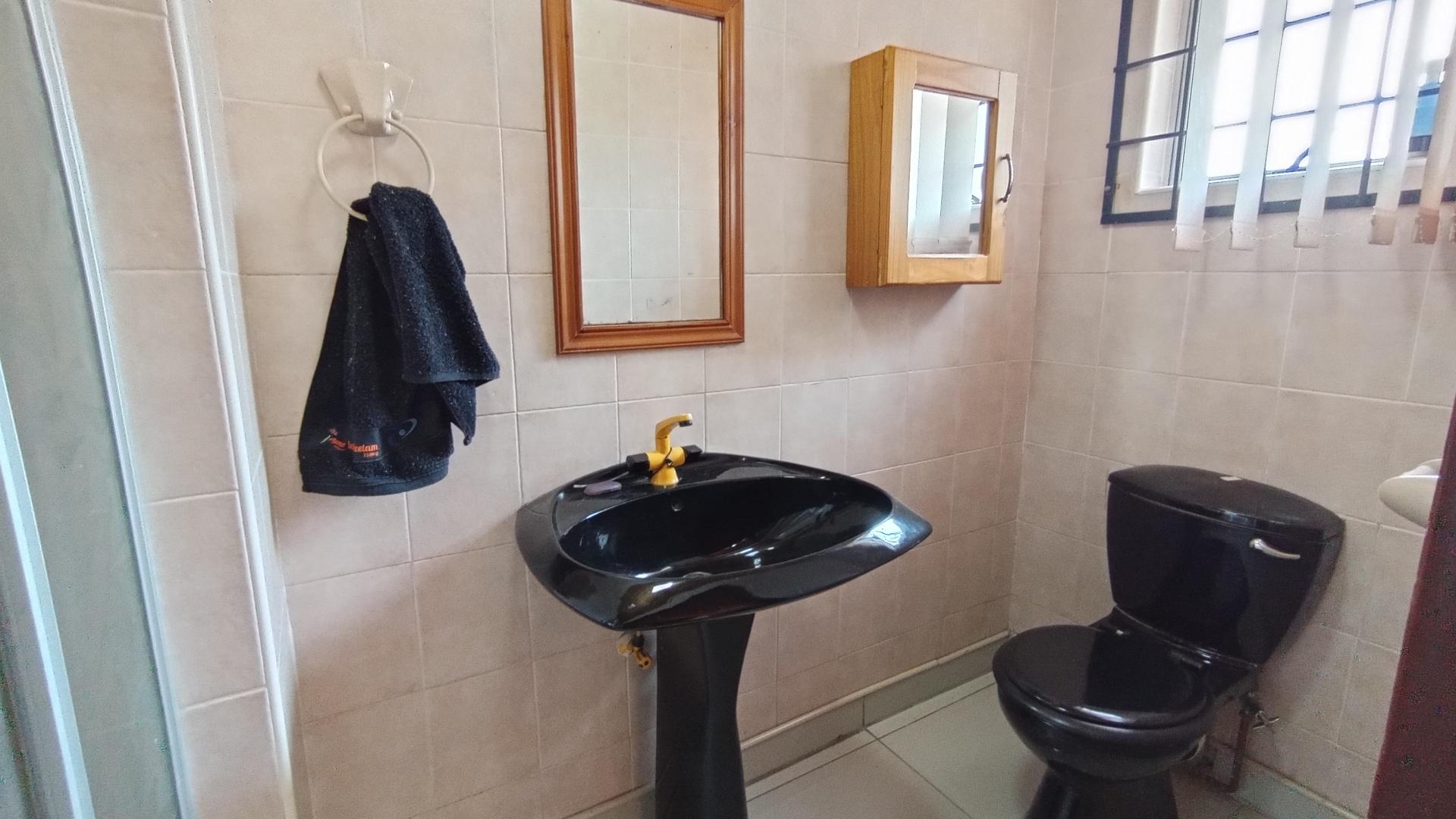Bathroom 1 - 4 square meters of property in Pietermaritzburg (KZN)